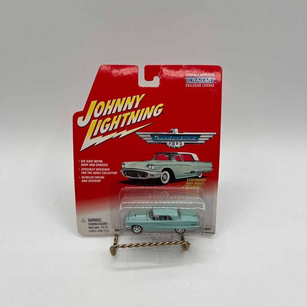Johnny Lightning Ford 1960 Thunderbird Hardtop
